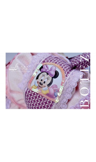 Lumanare cu Minnie Mouse Racer personalizata cu paiete roz si lila 16